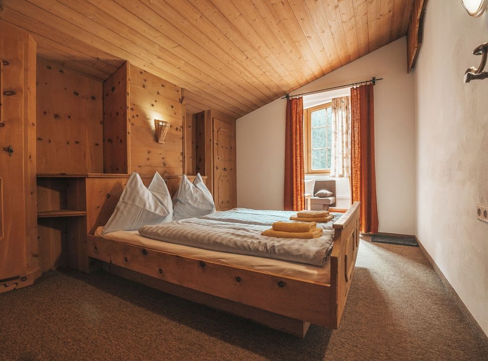 Comfort Single Room, Courtyard View