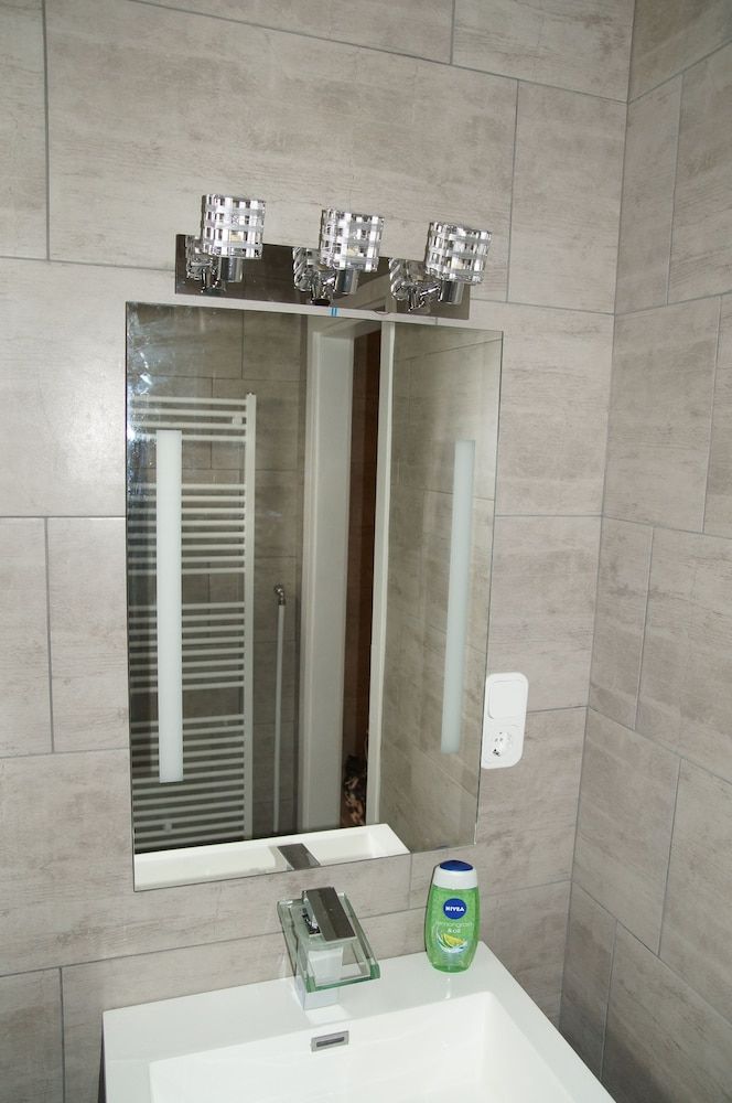 W & S Executive Apartments - Hallstatt I Deluxe Suite, 2 Bedrooms, Patio, Ground Floor 3