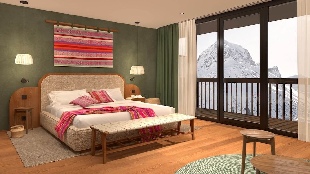 Superior Suite, Balcony, Mountain View
