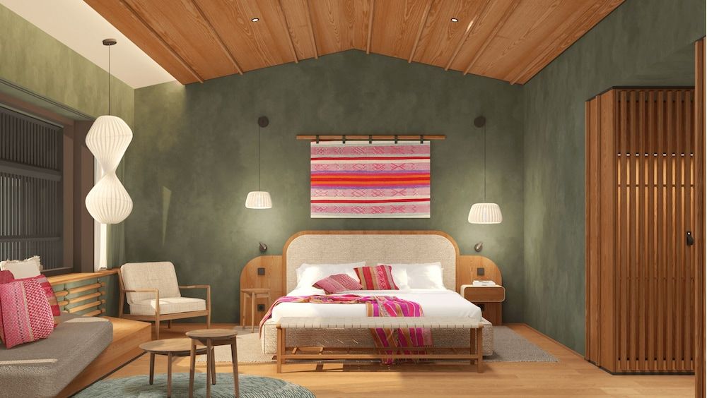 Comfort Suite, 1 King Bed, Mountain View