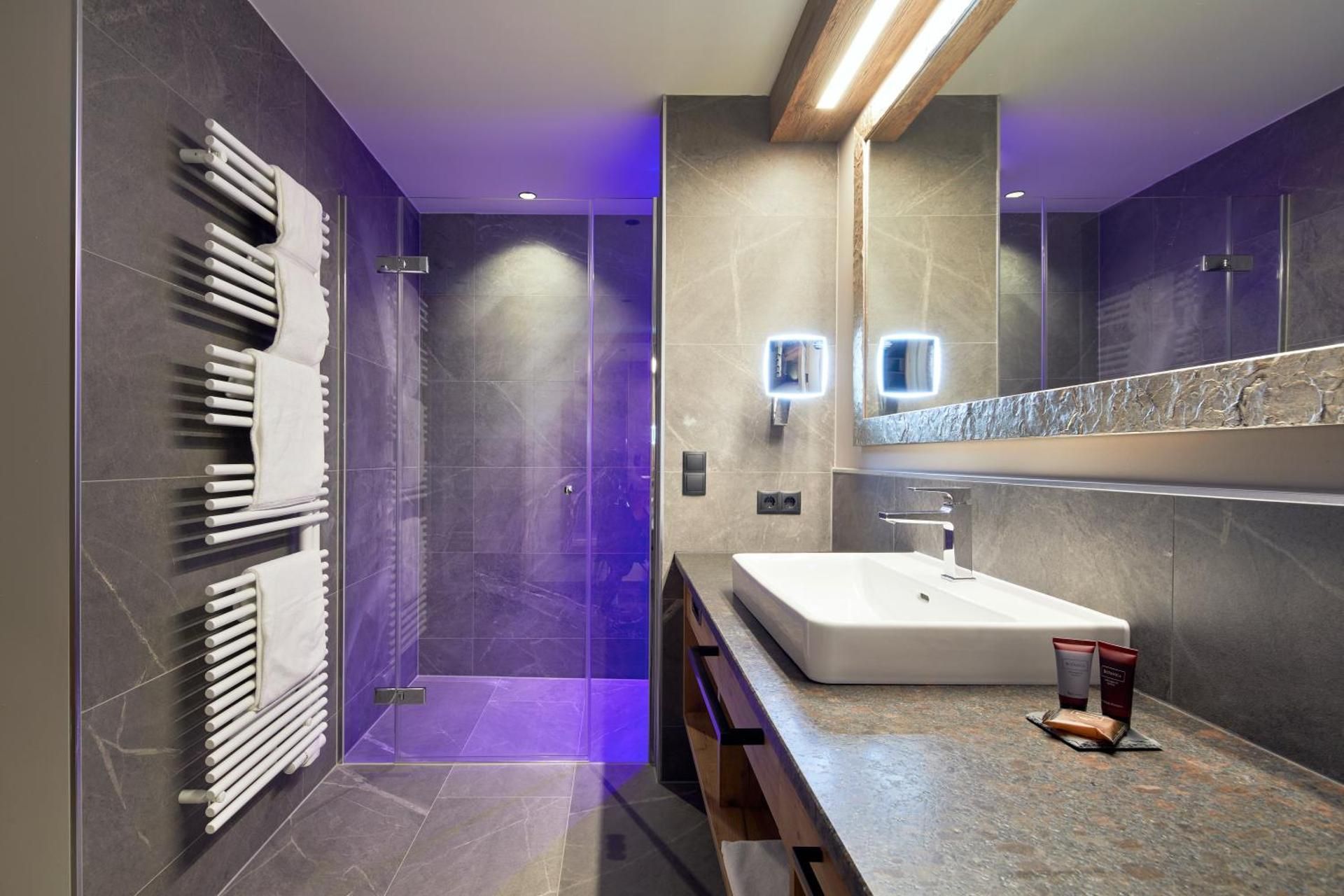 Junior Suite with Mountain View STYLE_ON POINT