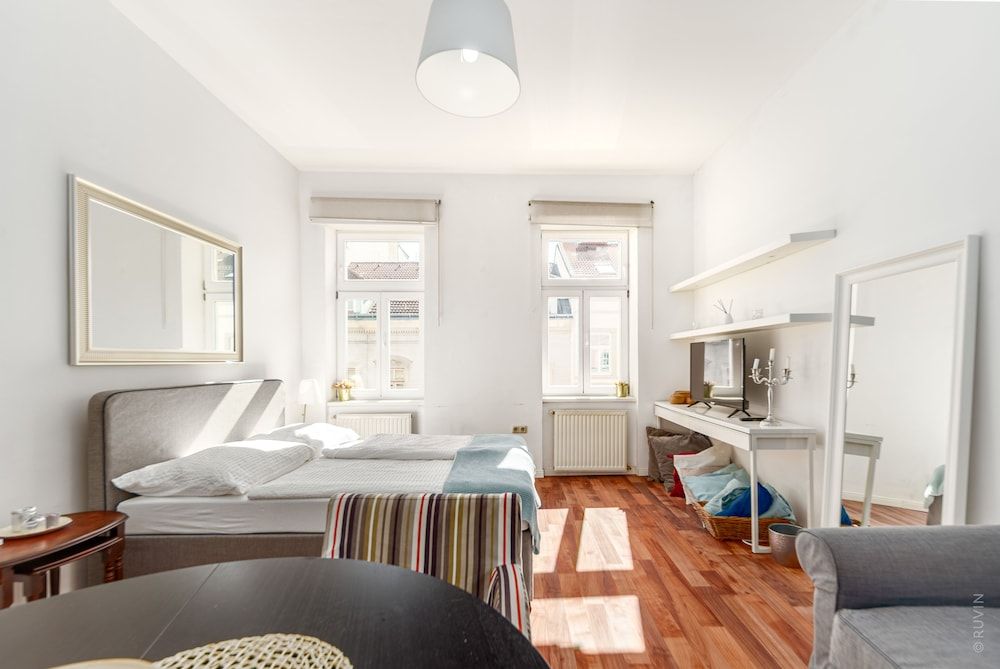 Apartment (4)