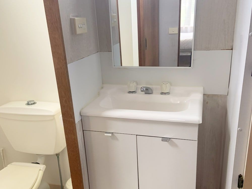 Waters Edge Holiday Park Economy Cabin 3