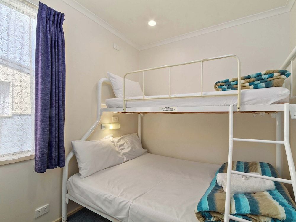 Waters Edge Holiday Park Standard 2 Bedroom Cabin 2