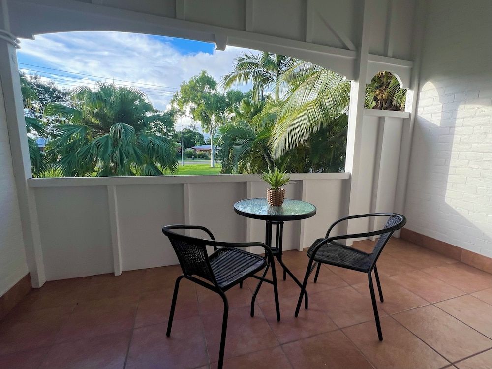 Sans Souci Apartments Premium Apartment, 2 Bedrooms, Kitchen, Garden View 4