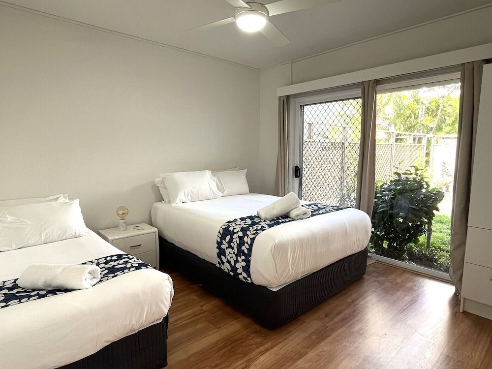 Browns Broadbeach Villa 5