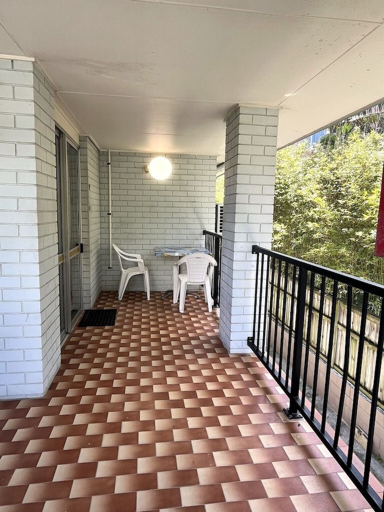 Browns Broadbeach Family Room 4