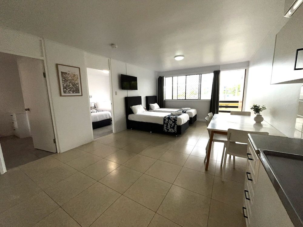 Browns Broadbeach Standard Apartment, 2 Bedrooms 14