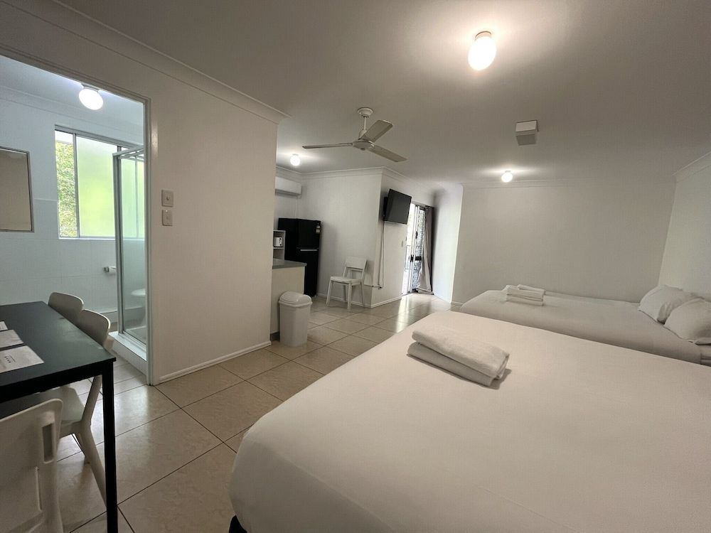 Browns Broadbeach Family Room 2