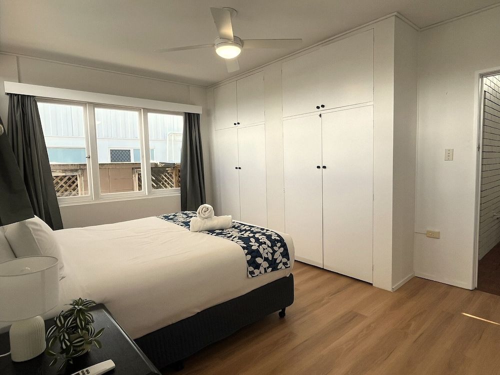 Browns Broadbeach Villa 3