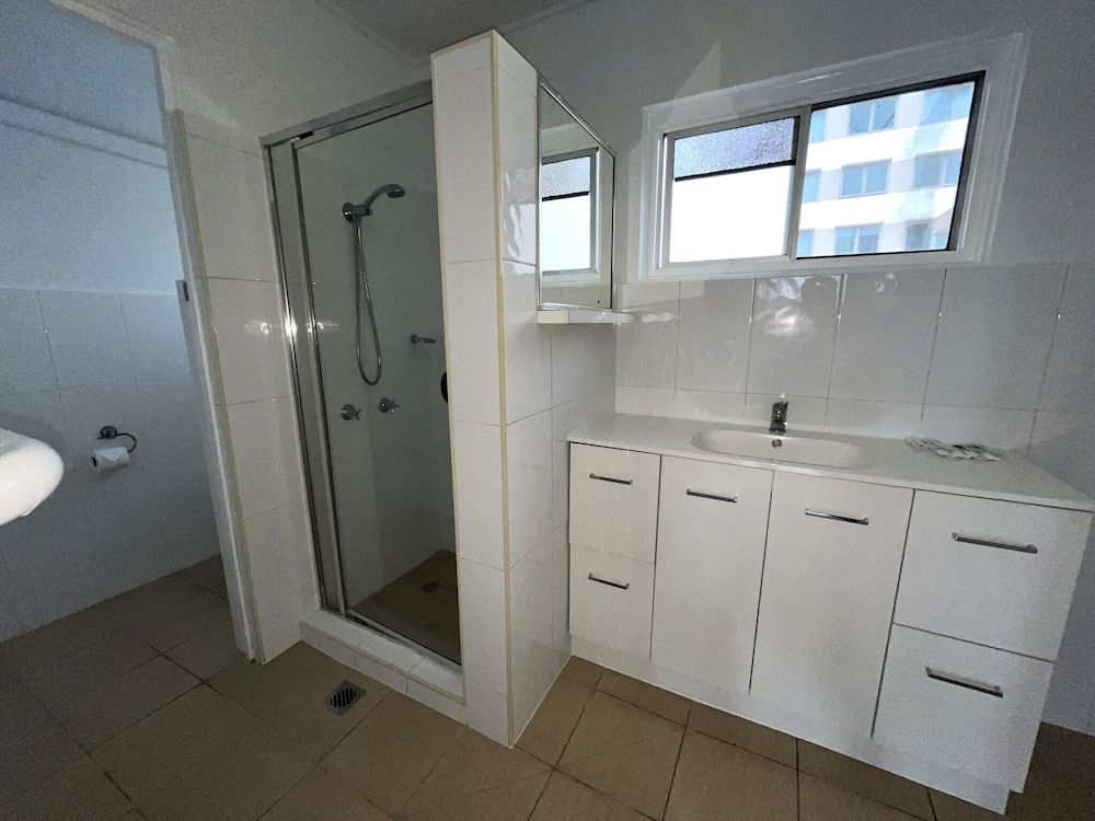 Browns Broadbeach Standard Apartment, 2 Bedrooms 12