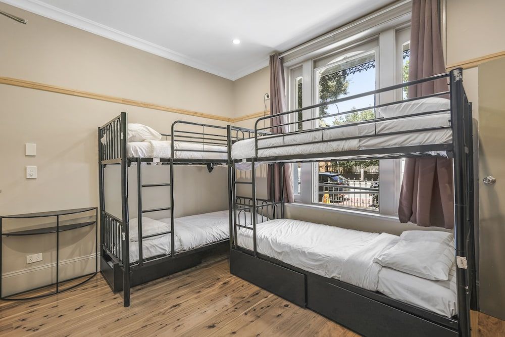 Female Only 4 Beds Share Room-Ensuite Bathroom
