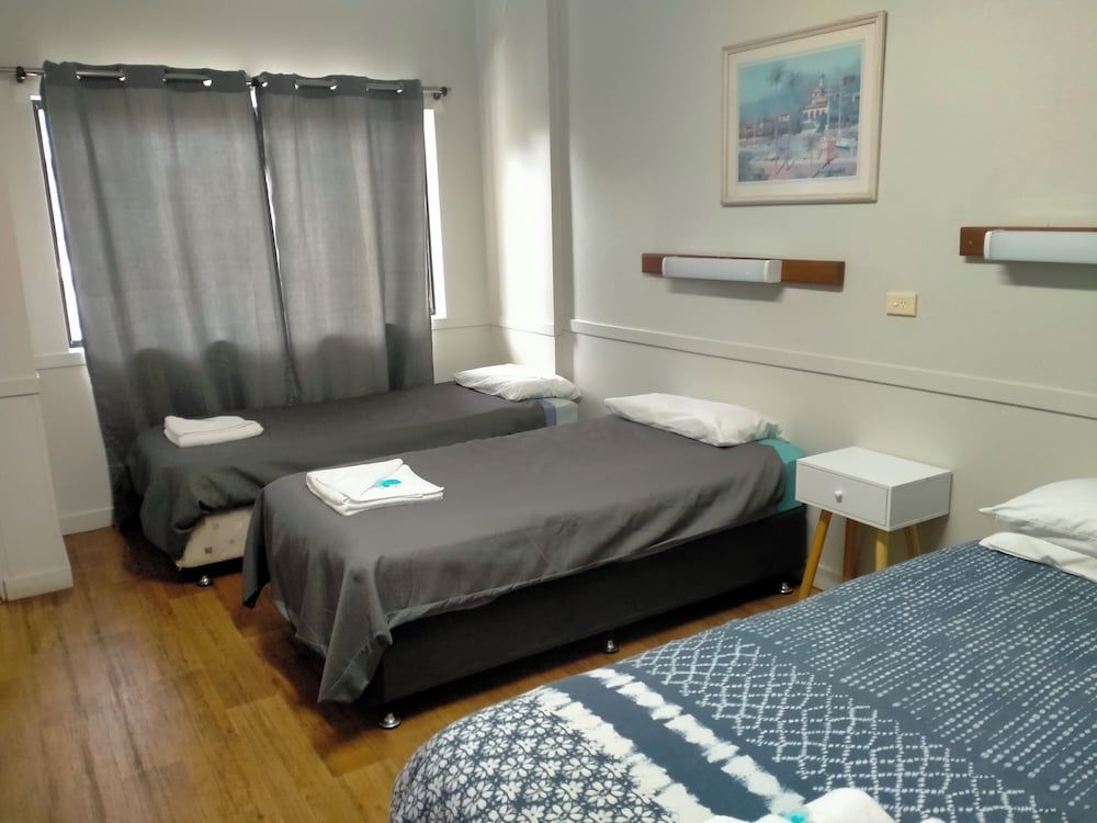 Midway Motel and Villas Standard Room 2