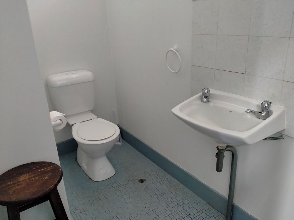 Midway Motel and Villas Standard Double Room 4