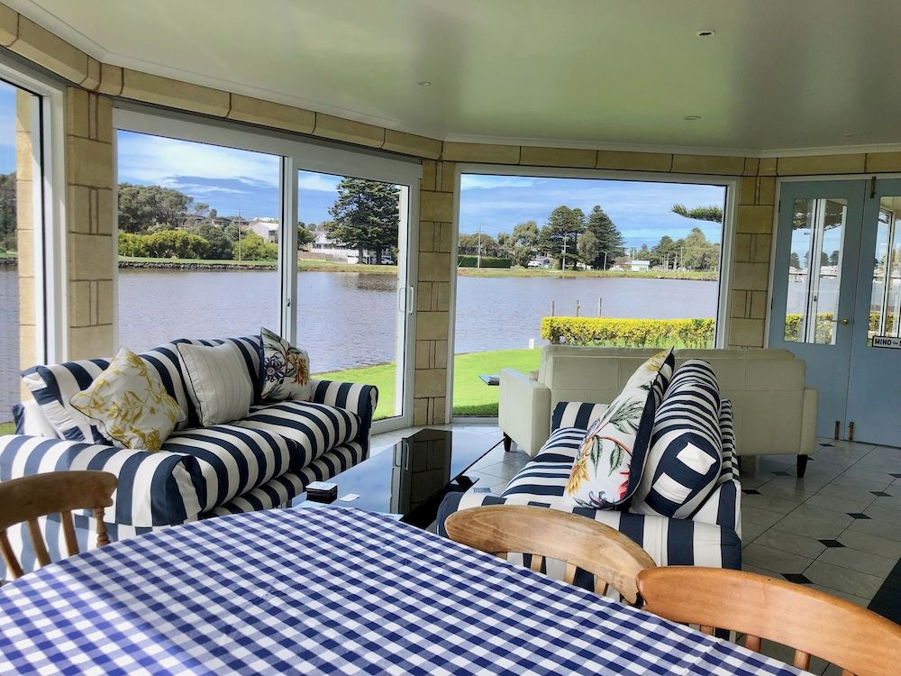 Douglas Riverside Panoramic House, 1 Bedroom, Kitchen, River View 2