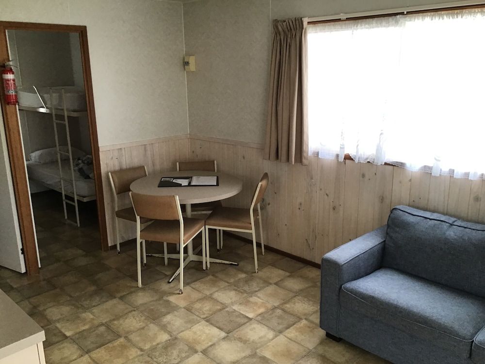 Dylene Holiday Park Standard 2 Bedroom Cabin 5