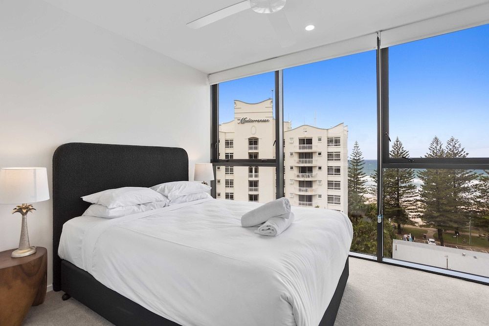 Two Bedroom Two Bathroom Ocean View Apartment - Level 8