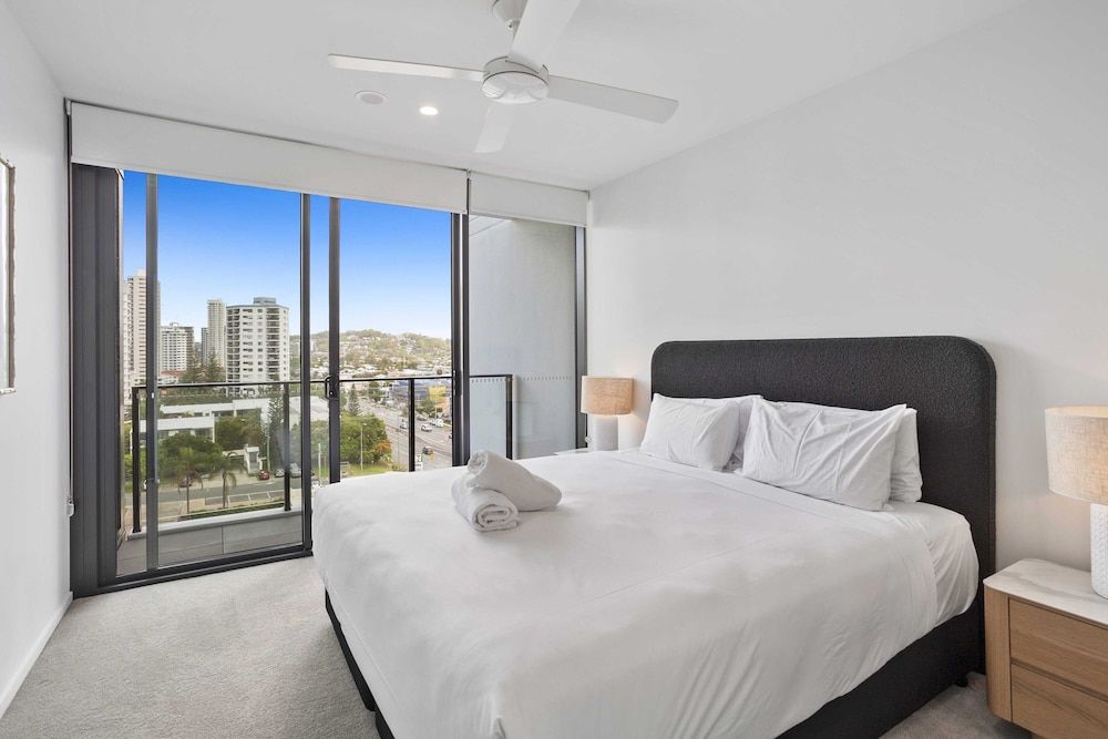 Two Bedroom Two Bathroom Ocean View Apartment - Level 8