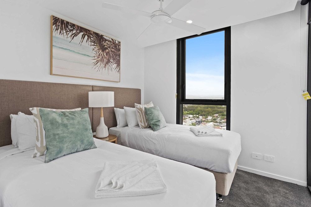 Two Bedroom Two Bathroom Ocean View Apartment - Level 20