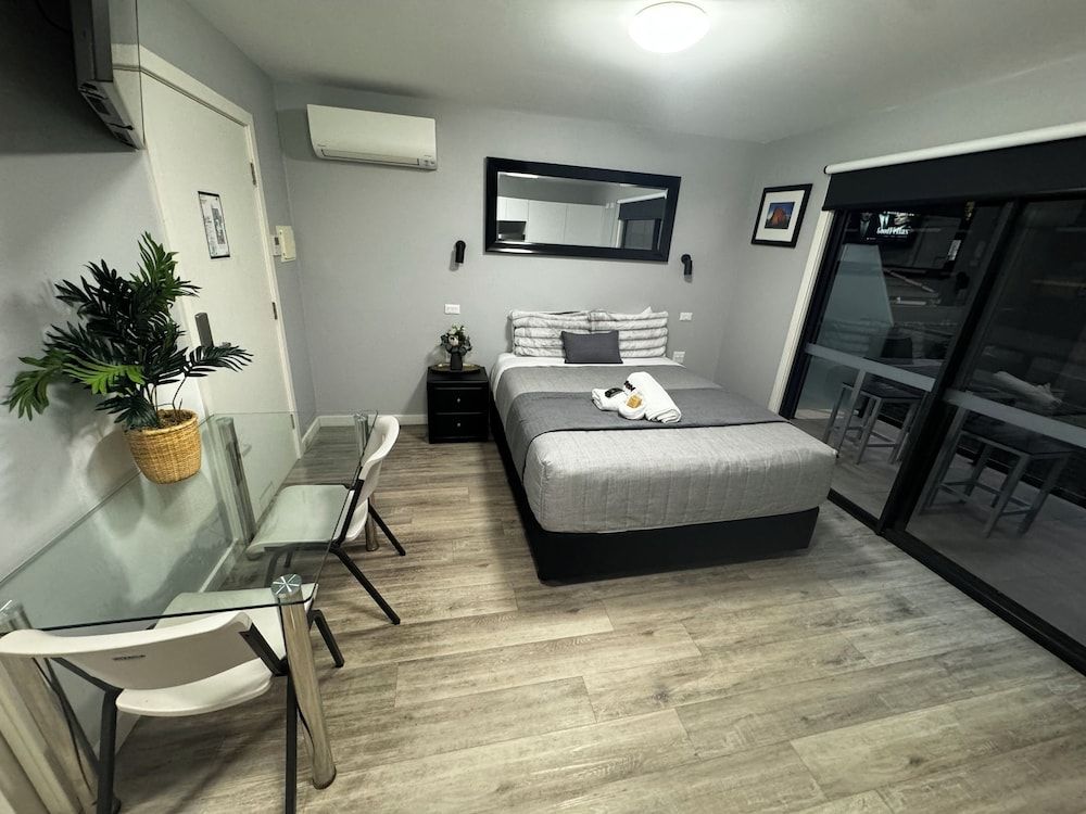 Foundry Apartments Superior Studio 3