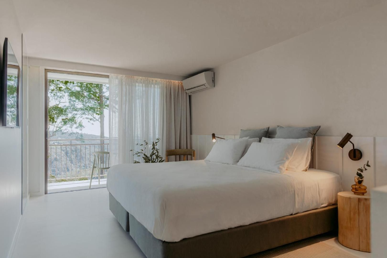Scenic Room - Balcony