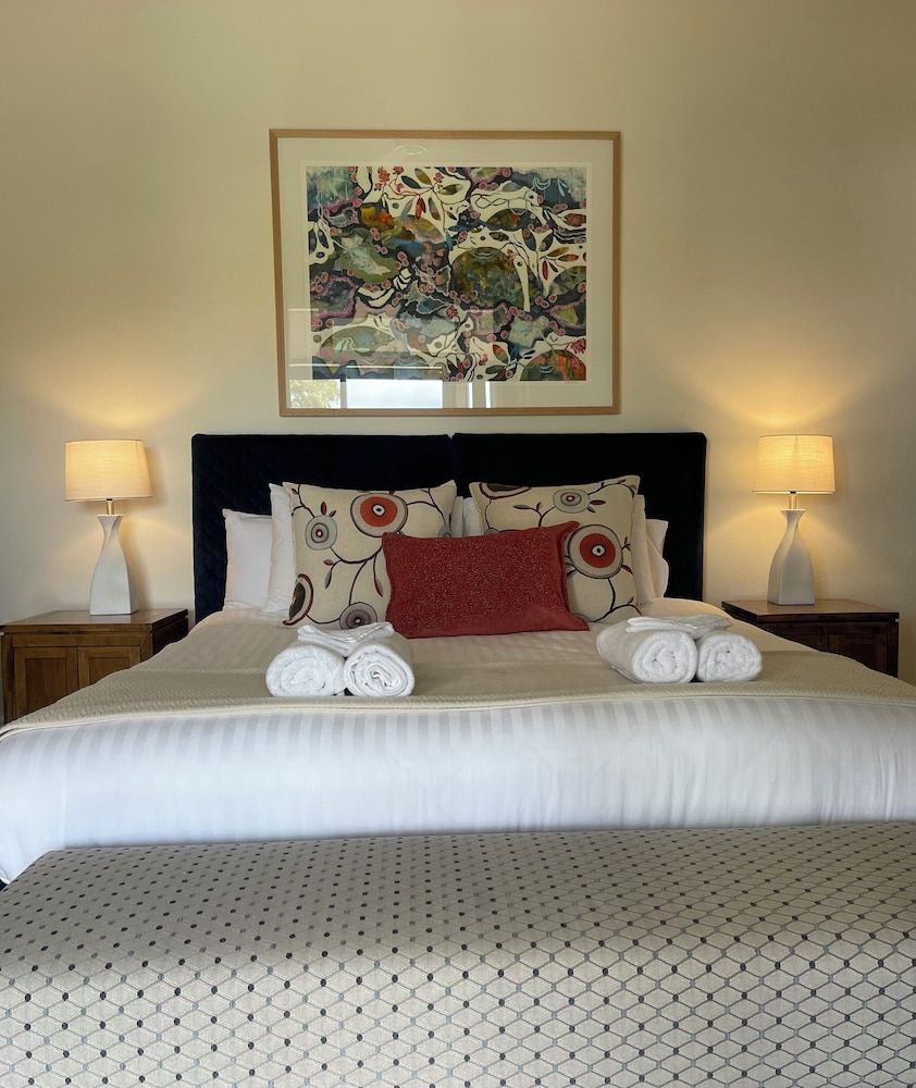 Deluxe Suite, Garden View