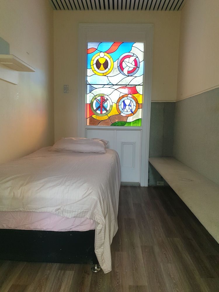 Fitzroy Private Rooms @ 132 Nicholson Homestay Standard Double Room with Shared Bathroom, 1 Double Bed, Non Smoking 6