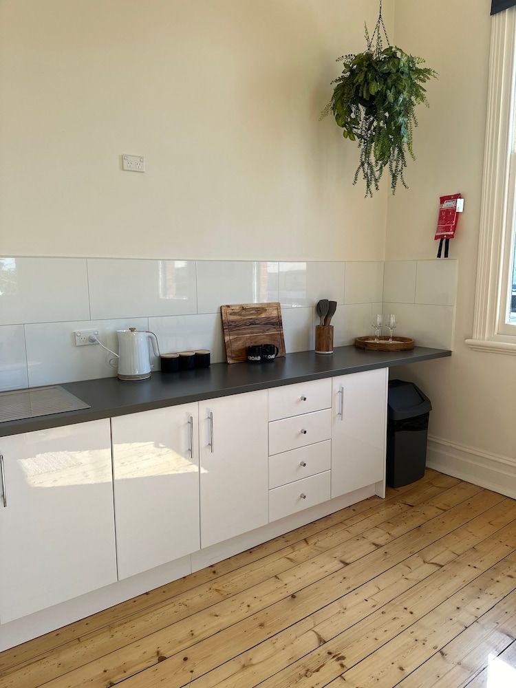 ARK Apartments Apartment, 1 King Bed, City View 4