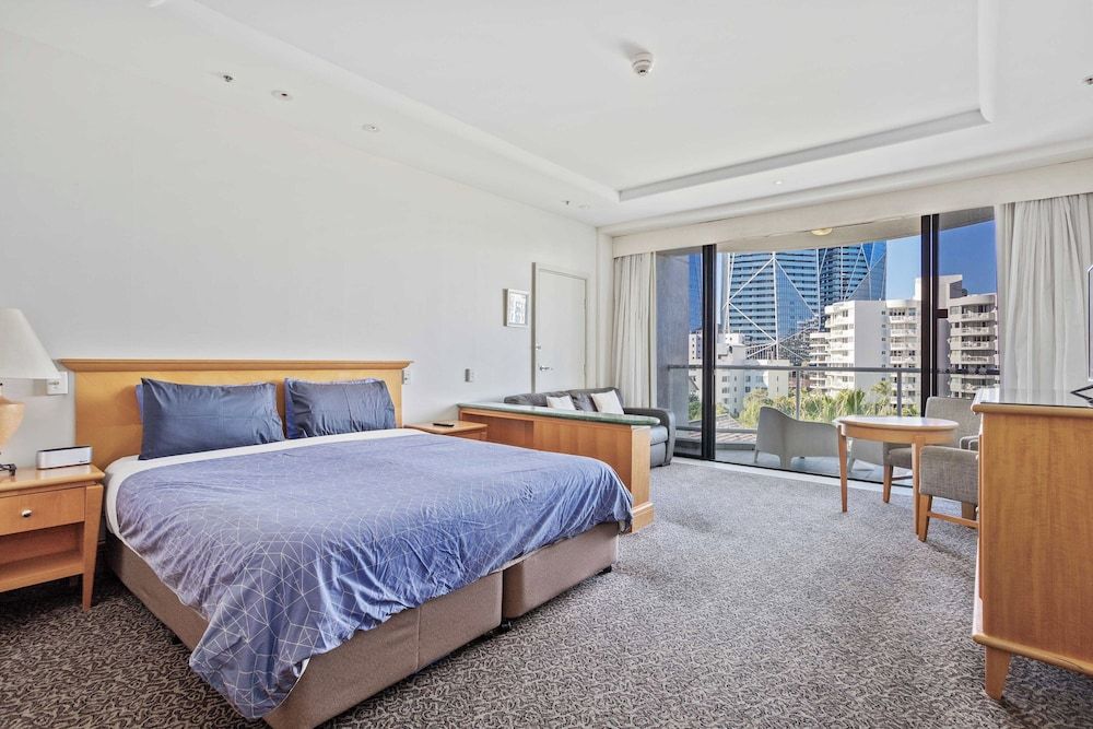Superior Studio, City View