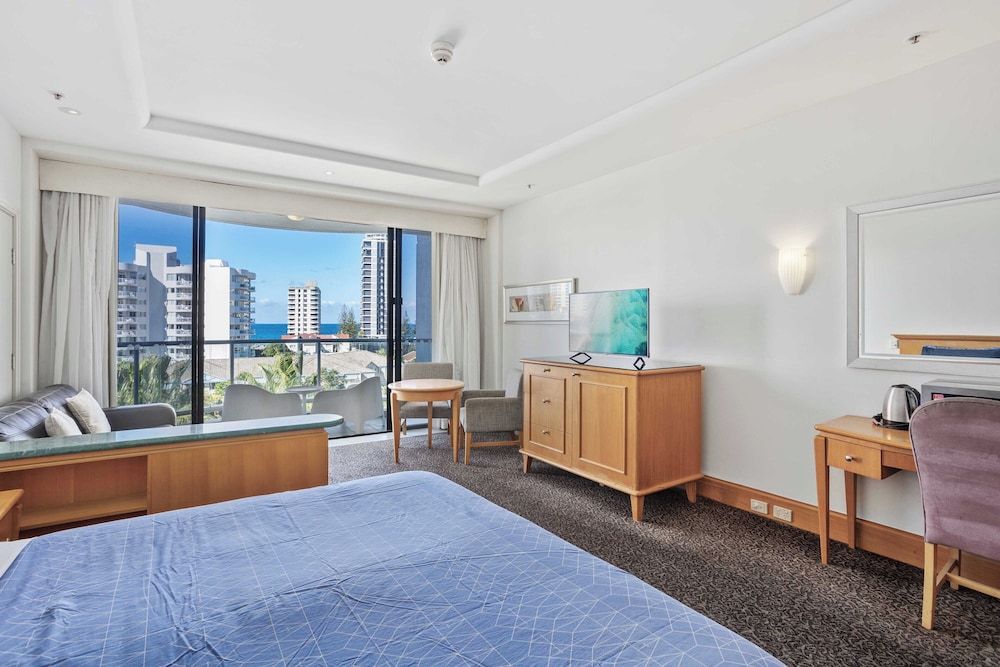 Superior Studio, City View
