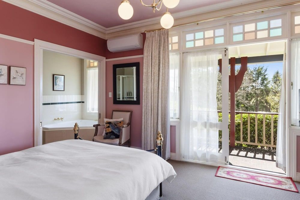 Comfort Double Room, 1 Queen Bed, Private Bathroom, Garden View