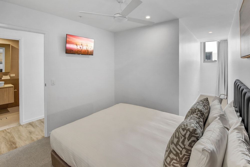 Three Bedroom Apartment - Dual Key