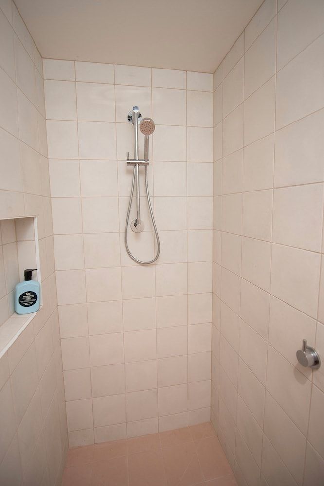 Kar-Rama Hotel Deluxe Studio with Free Parking, Wifi, Welcome Drink, Minibar 4