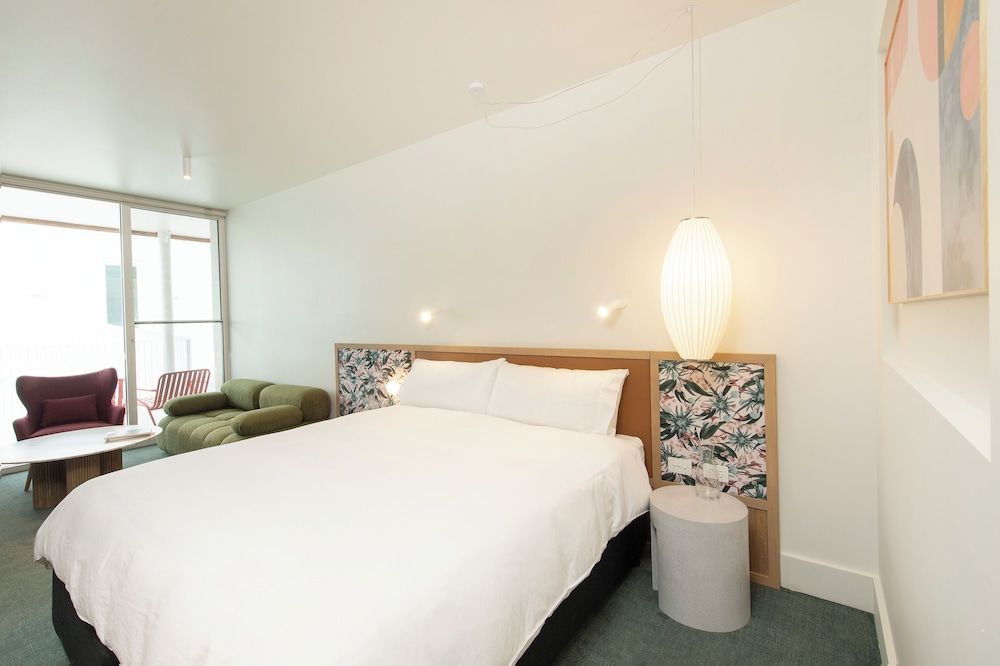 Kar-Rama Hotel Deluxe Studio with Free Parking, Wifi, Welcome Drink, Minibar