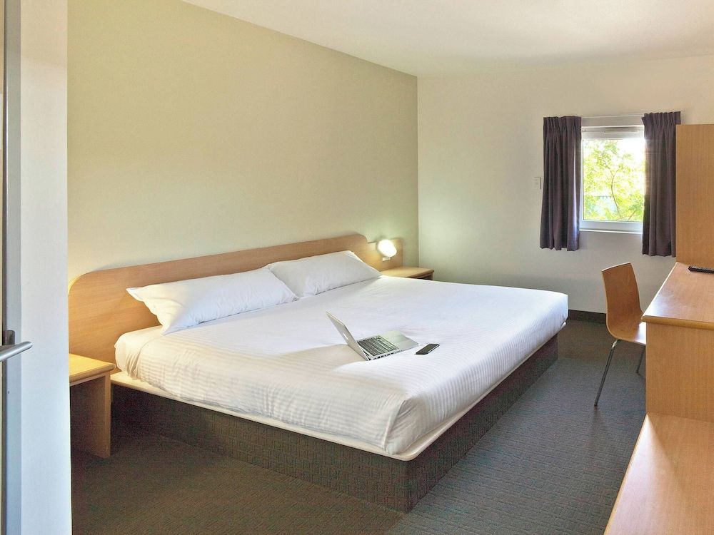 Double Room, 1 Queen Bed