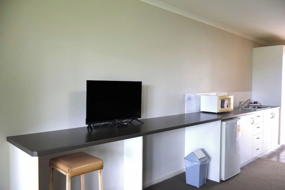 Victory Hotel Motel Gympie Deluxe Double or Twin Room 4