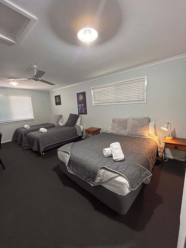 Agnes palms motel Comfort Quadruple Room 4