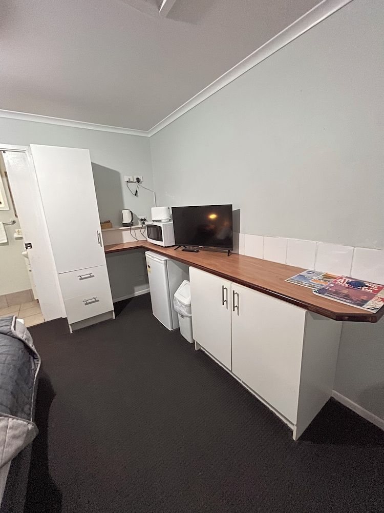 Agnes palms motel Comfort Quadruple Room 5