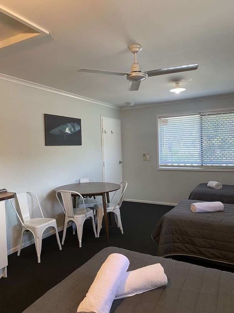 Agnes palms motel Comfort Quadruple Room 2