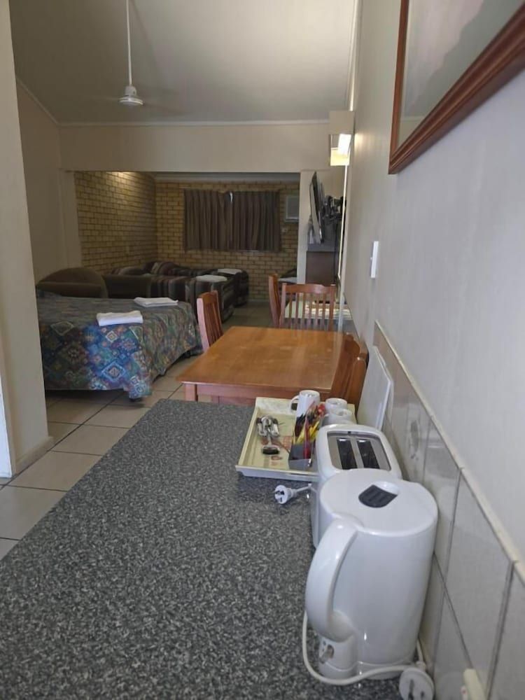 Royal Motel Rockhampton Family Room, Ground Floor 4