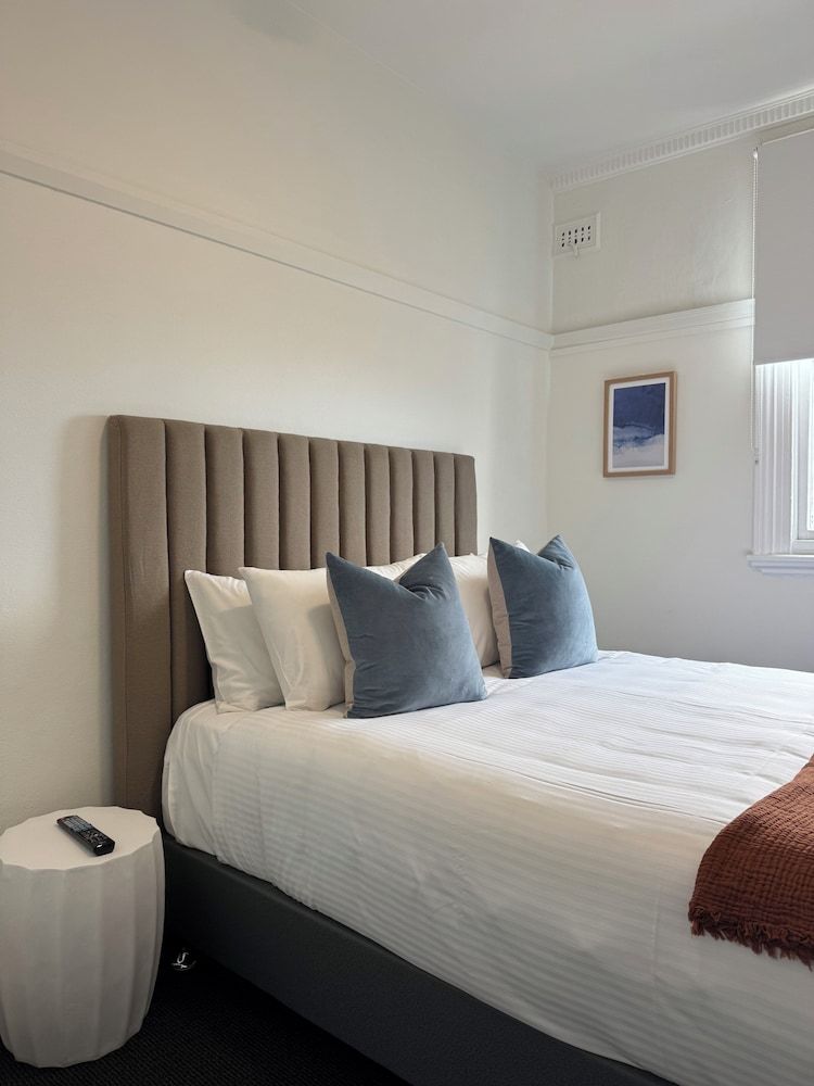 Grand Hotel Kiama Classic Double Room 2