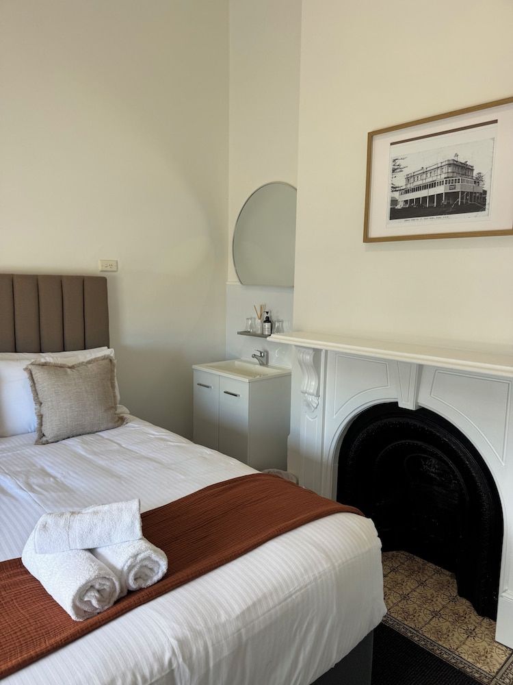 Grand Hotel Kiama Deluxe Twin Room