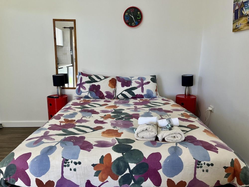 Cootamundra Caravan Park Family Bungalow