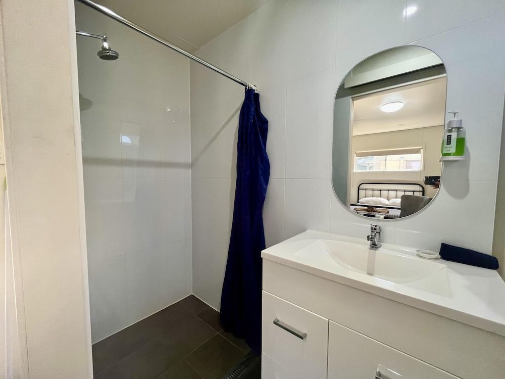 Westview Caravan Park Double Room 8