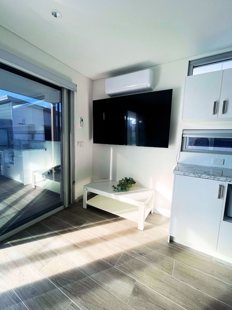 Resort on Cedar Cabin, Pool View 6