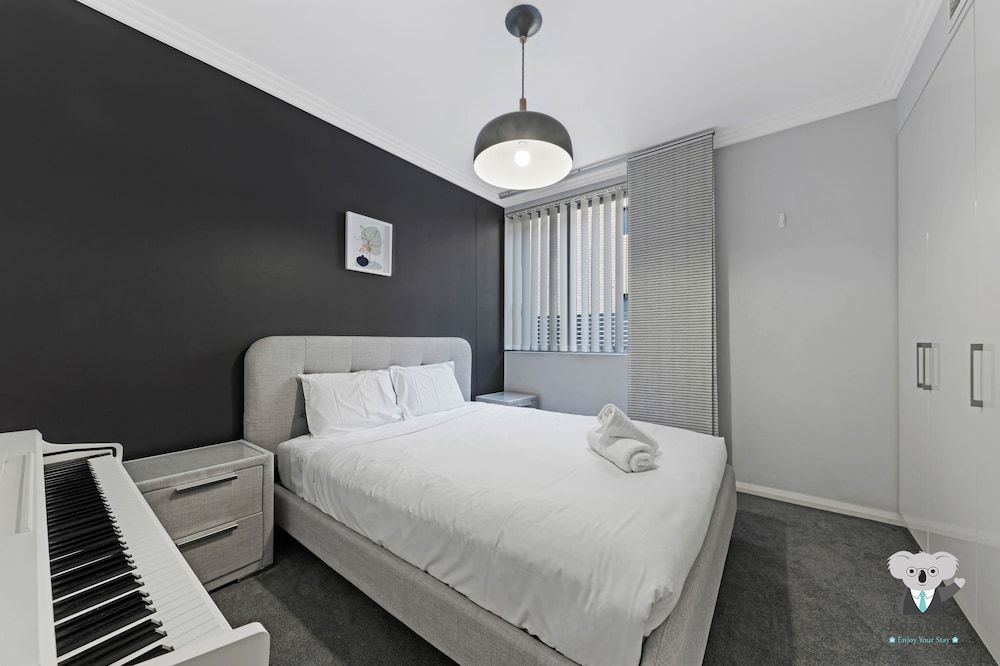 Classic Apartment, 2 Bedrooms (NRY241)