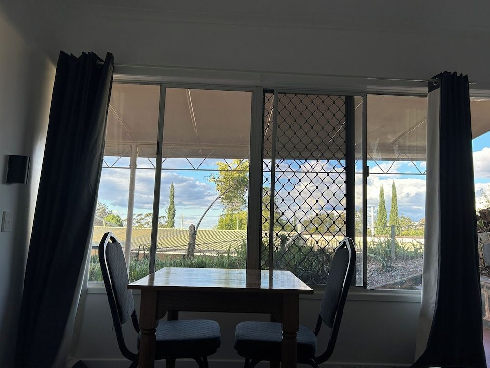 Toowoomba Motel Comfort Twin Room, Garden View 4