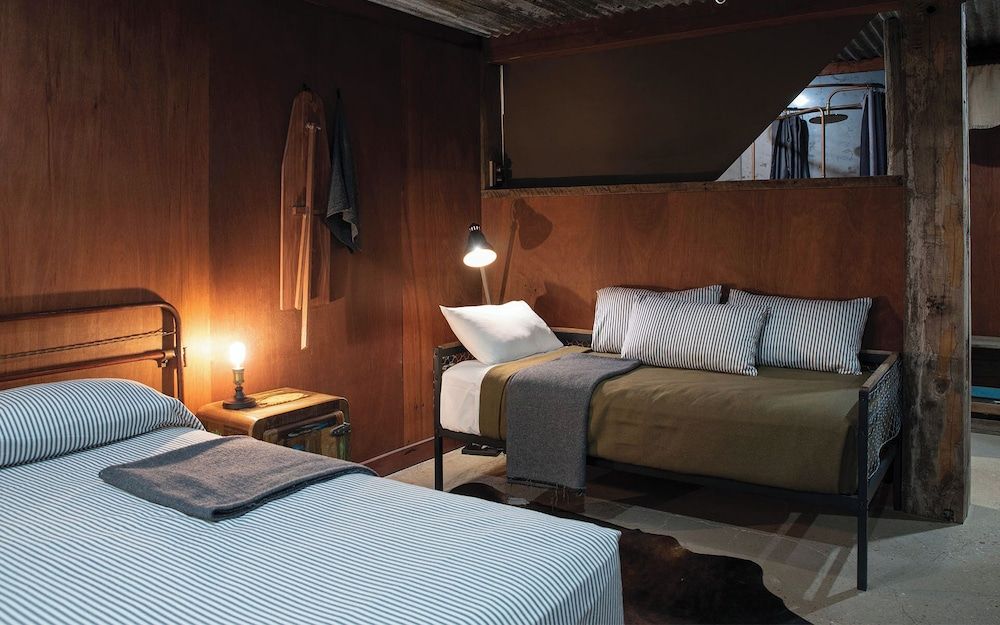 The Staging Post Deluxe Triple Room, Microwave 3