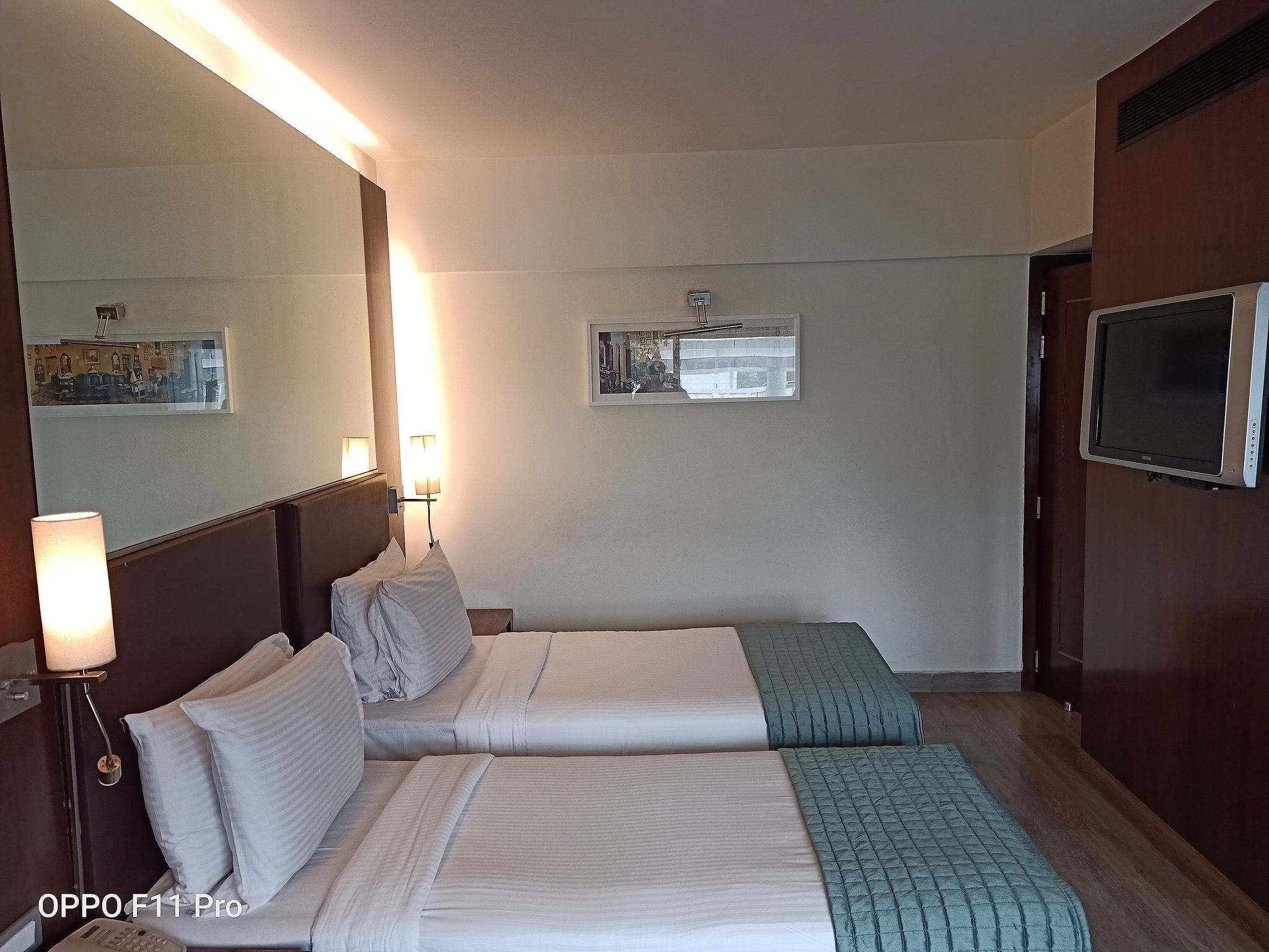 St Laurn- Koregaon Park, Pune EXECUTIVE TWIN BED 4