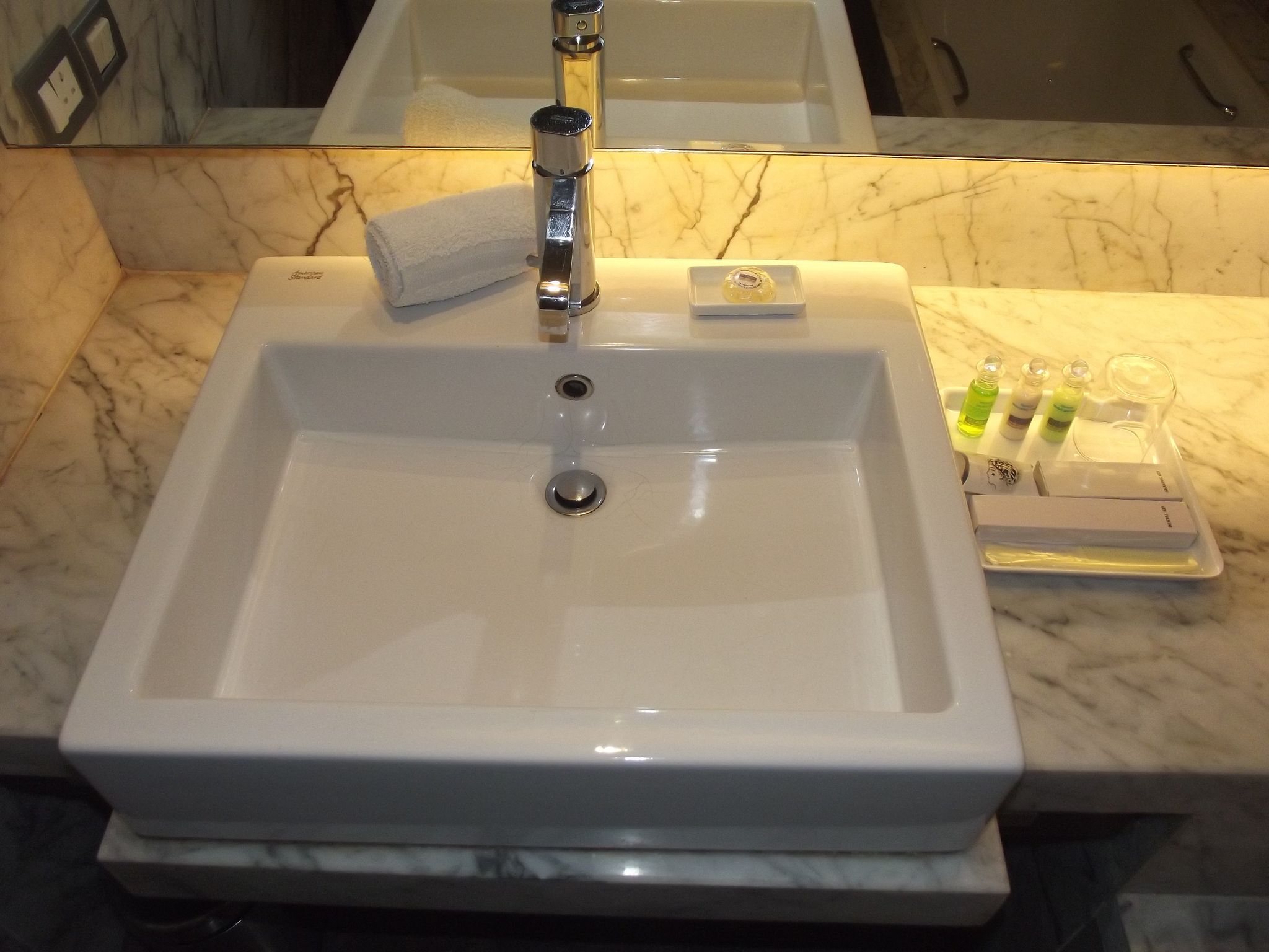 St Laurn- Koregaon Park, Pune EXECUTIVE TWIN BED